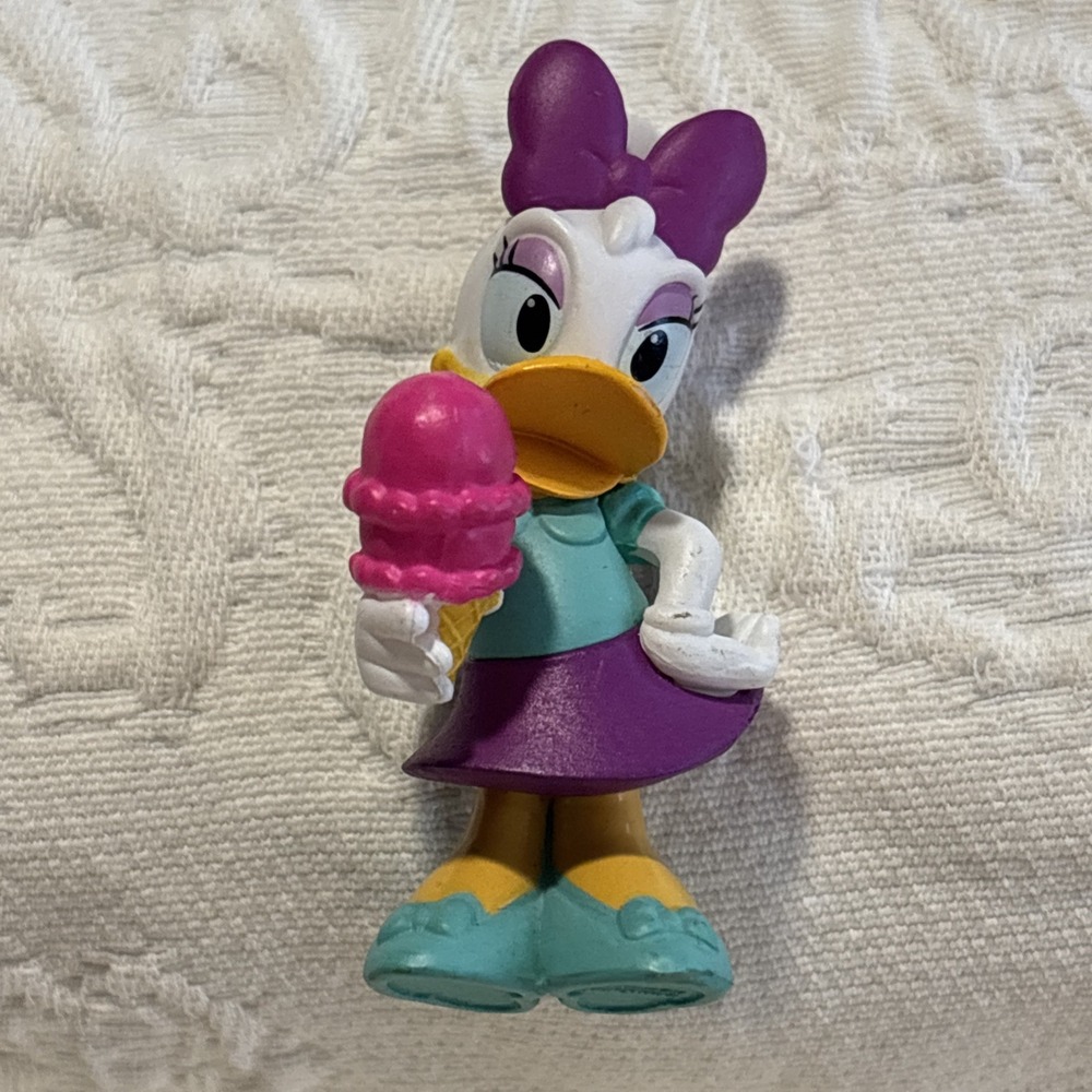 Daisy Duck W/ Pink Ice cream  2.5" Action Figure PVC Toy